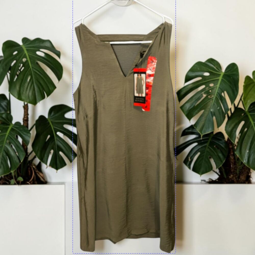 Women's Olive Satin Shift Dress Size M Sleeveless V Neck 18.5” P2P 38” Length